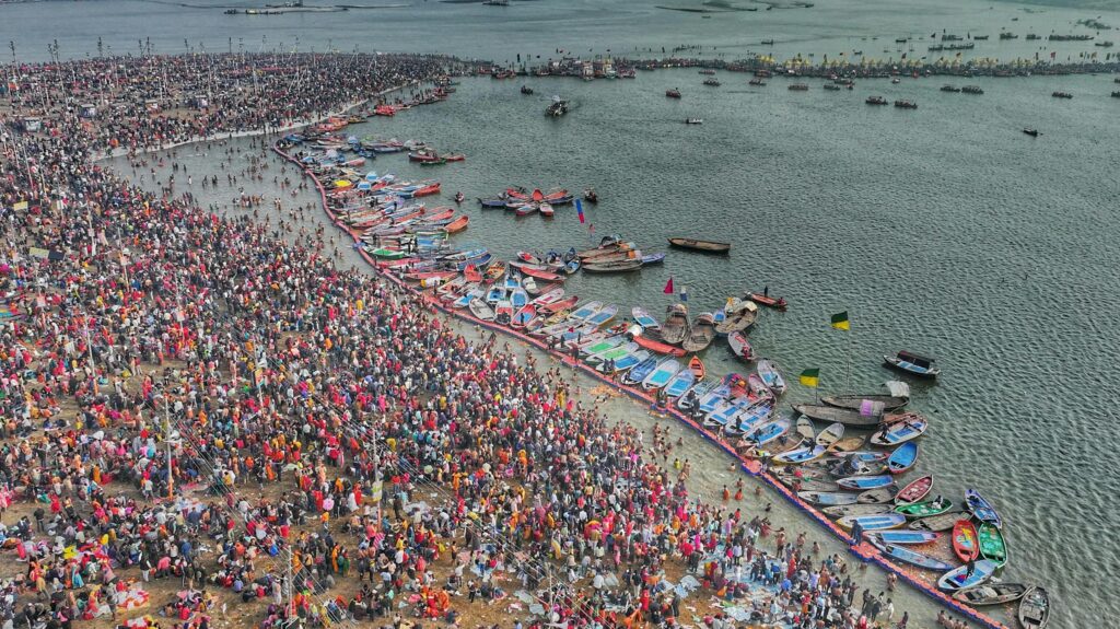 free-photo-of-arial-view-of-kumbh-mela-at-triveni-sangam